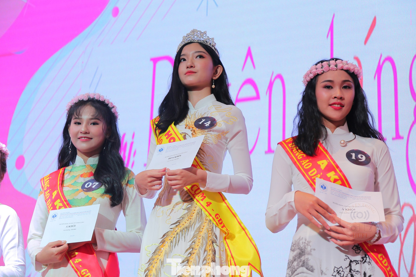 Nhan sắc trong trẻo của Hoa khôi 18 tuổi Thiên Nhi ảnh 8