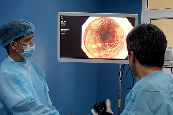 Gia đình tuyệt vọng xin đưa về, bác sĩ quyết giành giựt sự sống từ tay “tử thần“ ảnh 5