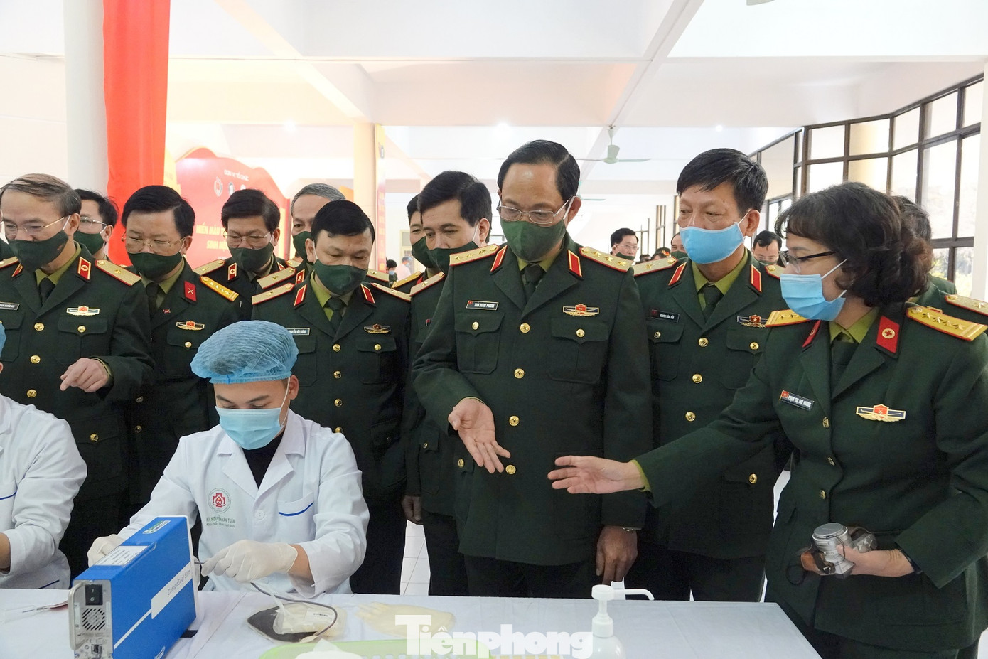 Phát động tuổi trẻ toàn quân hiến máu, nhân lên nghĩa cử cao đẹp ảnh 4