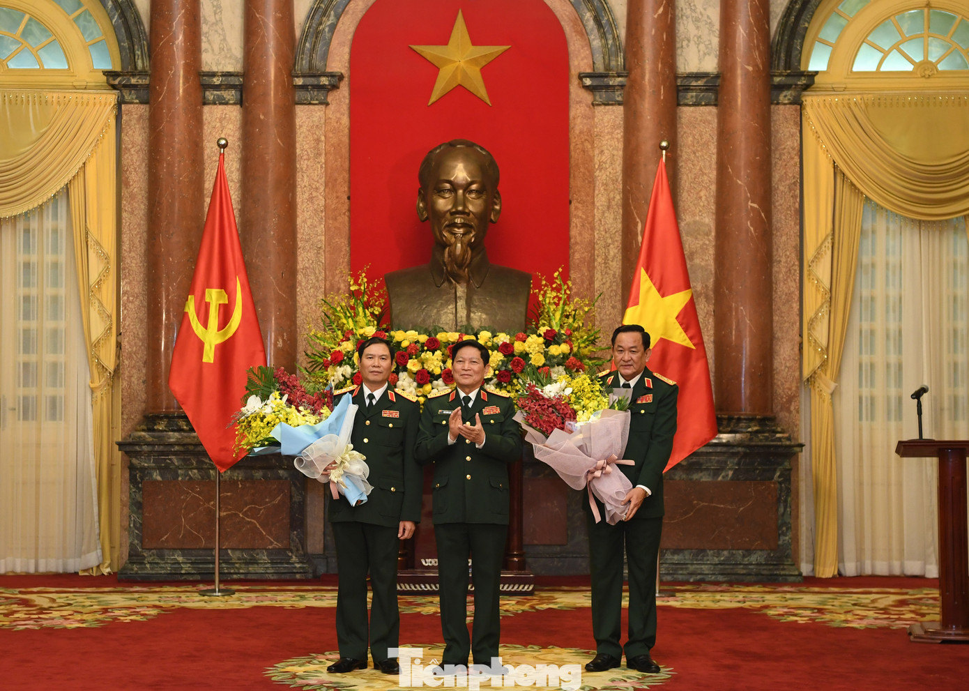 Hai Thứ trưởng Quốc phòng được thăng quân hàm Thượng tướng ảnh 2