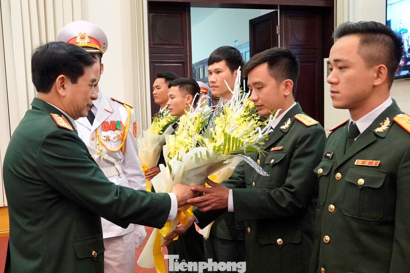 Quân ủy Trung ương - Bộ Quốc phòng biểu dương điển hình trẻ tiêu biểu toàn quân ảnh 3