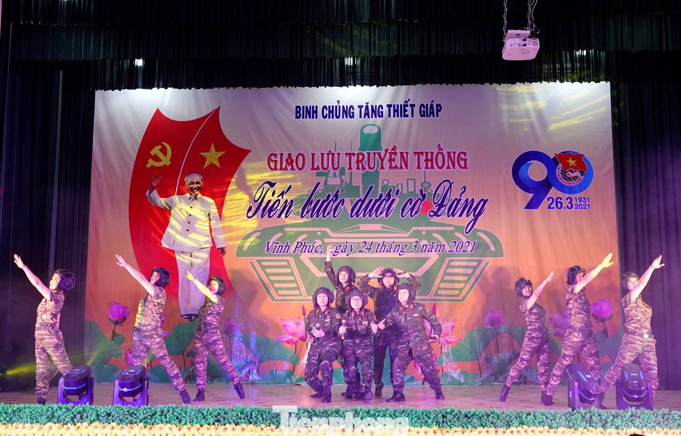 Tuổi trẻ Tăng thiết giáp tiến bước dưới cờ Đảng ảnh 10