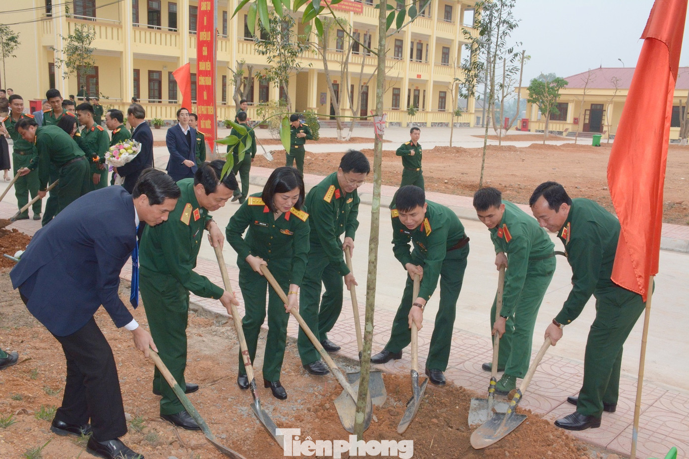 Tuổi trẻ Tăng thiết giáp tiến bước dưới cờ Đảng ảnh 8