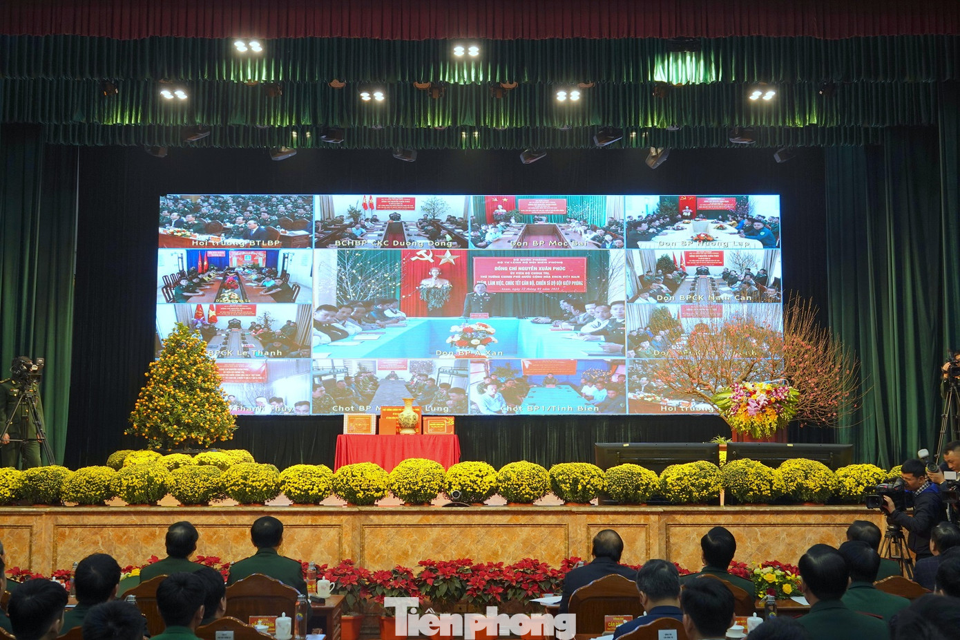 Thủ tướng: Chúng ta ngồi đây nhưng biết bao đồng chí đang chịu rét mướt, khó khăn ảnh 2