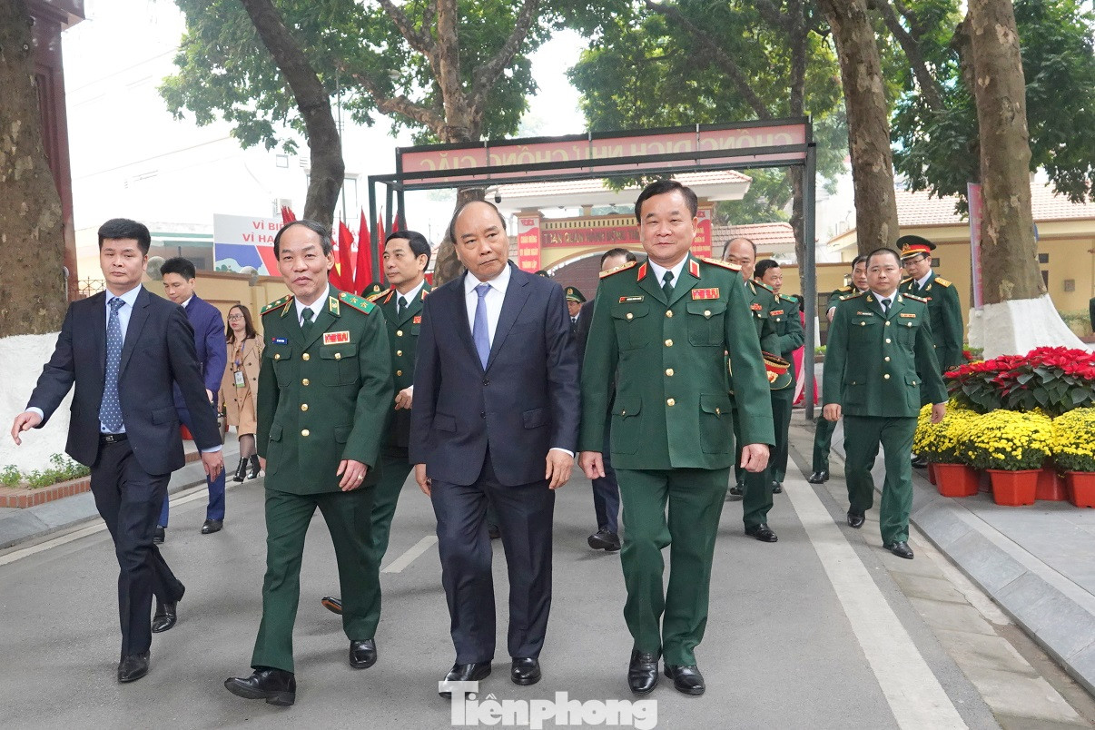 Thủ tướng: Chúng ta ngồi đây nhưng biết bao đồng chí đang chịu rét mướt, khó khăn ảnh 6