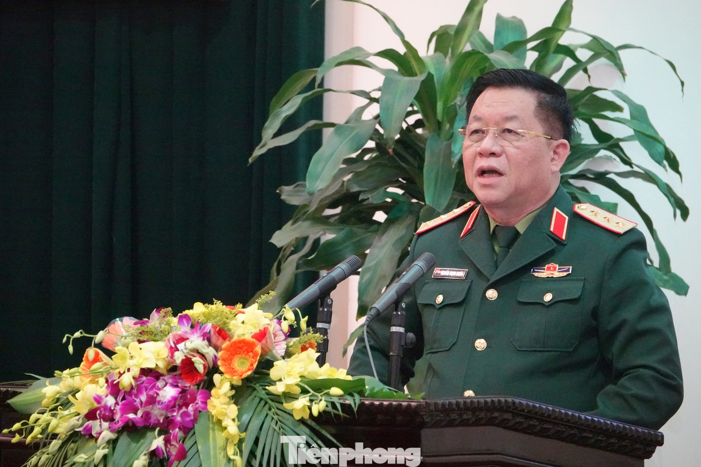 Quân đội tặng bằng khen Báo Tiền Phong ảnh 1