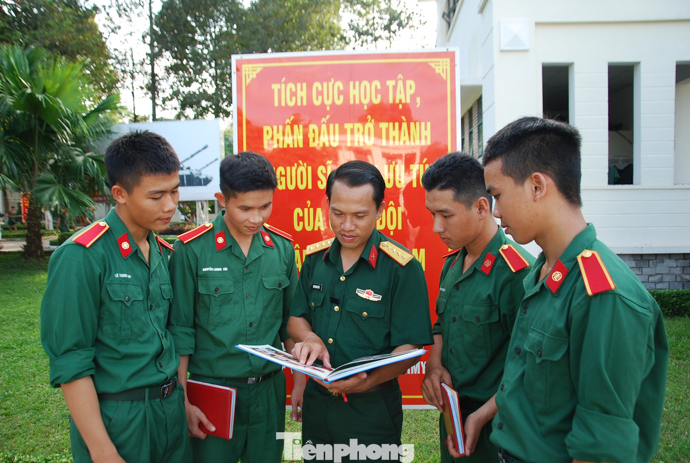 Thành tích đáng nể của 10 Gương mặt trẻ tiêu biểu toàn quân 2020 ảnh 6