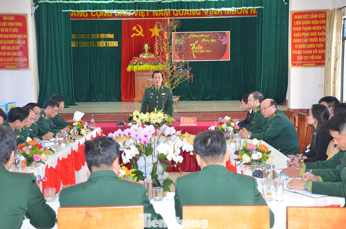 Tư lệnh Biên phòng thị sát tuyến biên giới Gia Lai ảnh 1
