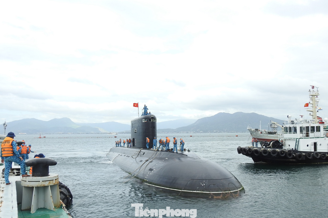 Hai 'ly rượu' đặc biệt đón giao thừa của lính tàu ngầm Việt Nam ảnh 6