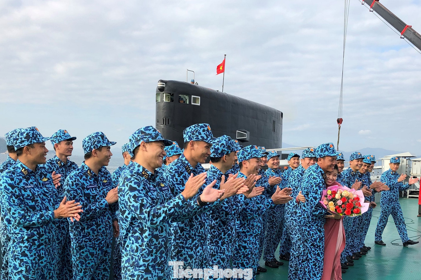 Hai 'ly rượu' đặc biệt đón giao thừa của lính tàu ngầm Việt Nam ảnh 5