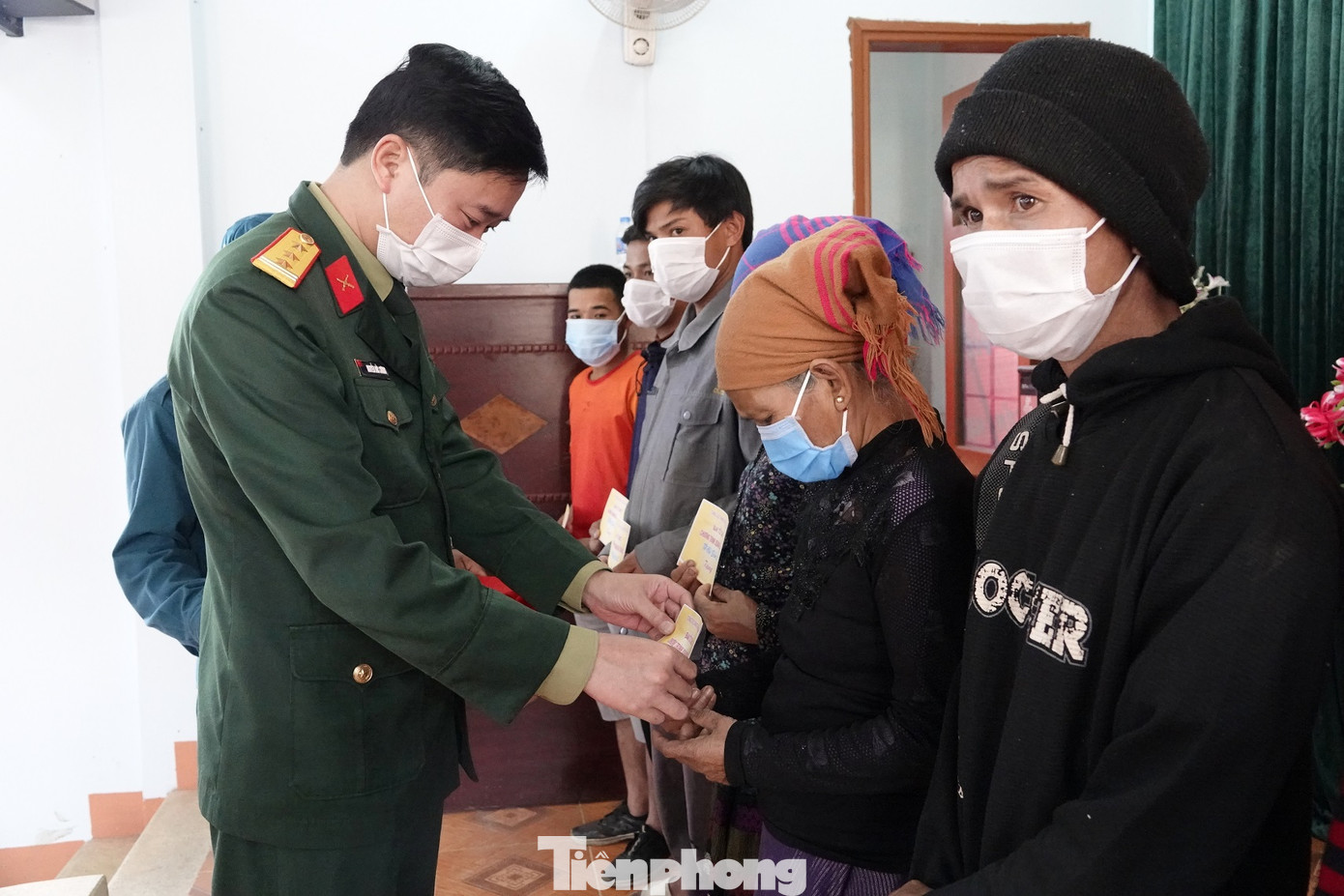 Mang xuân ấm đến với người nghèo ảnh 3