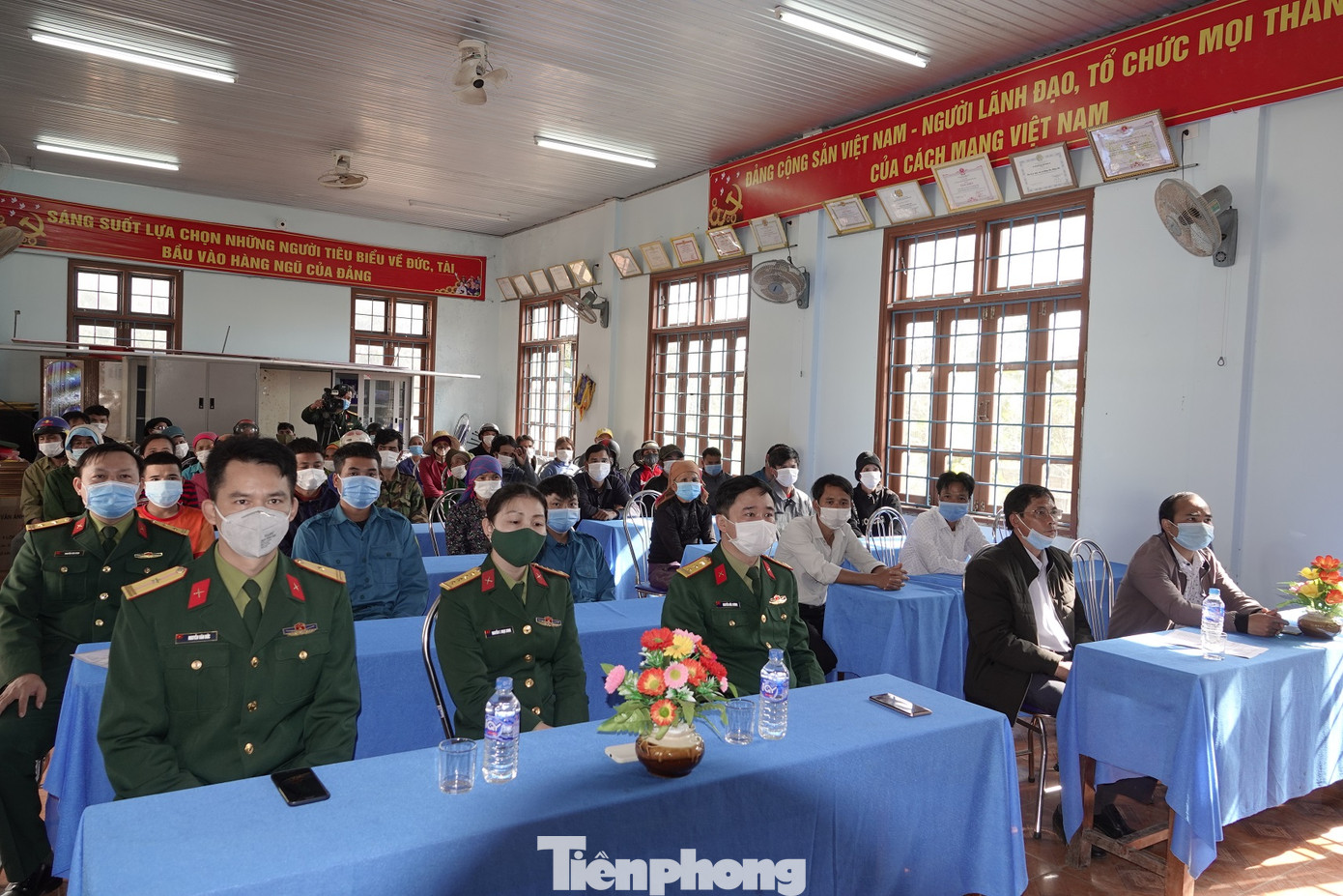 Mang xuân ấm đến với người nghèo ảnh 11