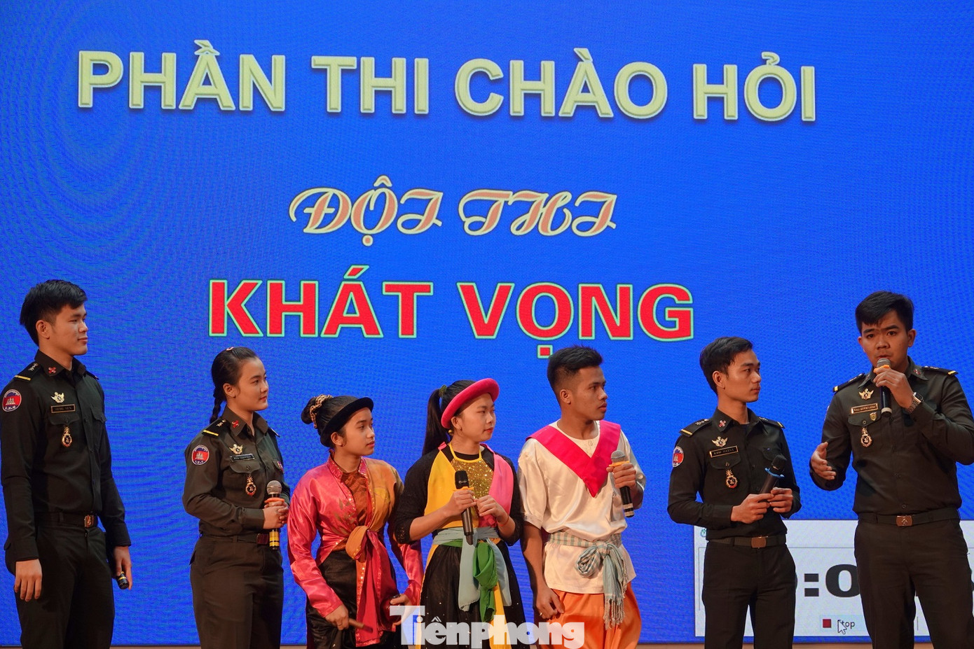 Học viên quân sự Lào và Campuchia thi tài Olympic tiếng Việt ảnh 5