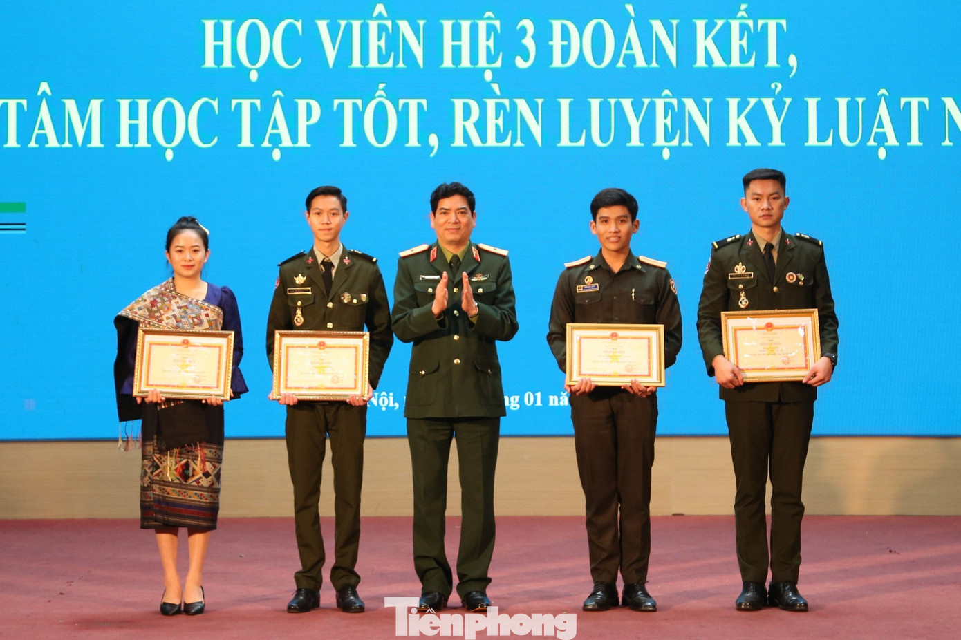 Học viên quân sự Lào và Campuchia thi tài Olympic tiếng Việt ảnh 1