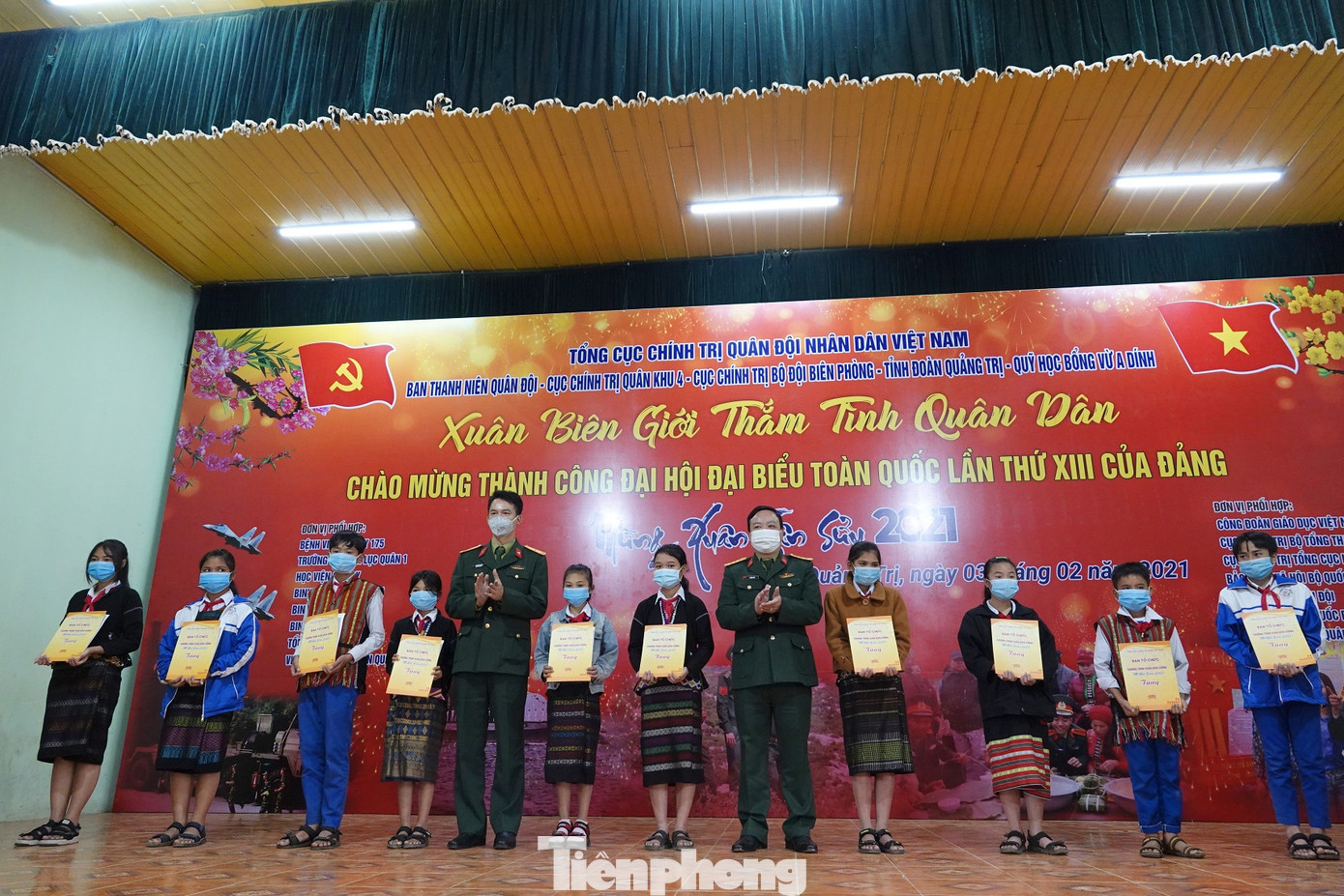 Xuân biên giới thắm tình quân dân ảnh 10