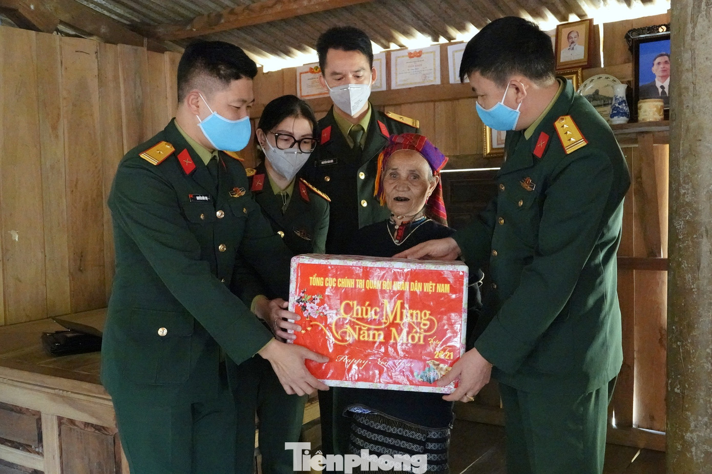 Xuân biên giới thắm tình quân dân ảnh 2