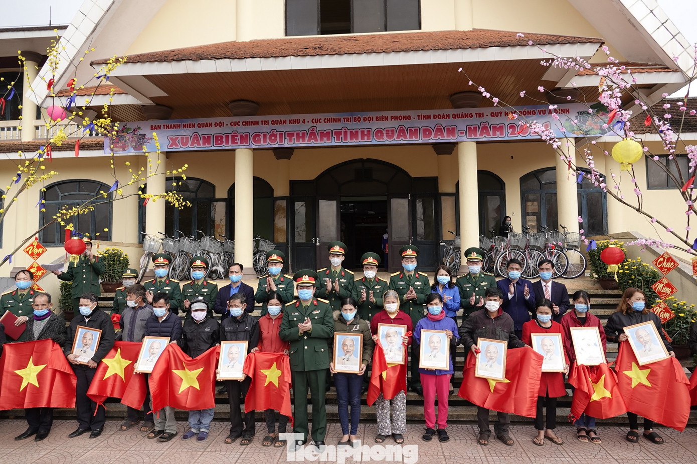 Xuân biên giới thắm tình quân dân ảnh 12