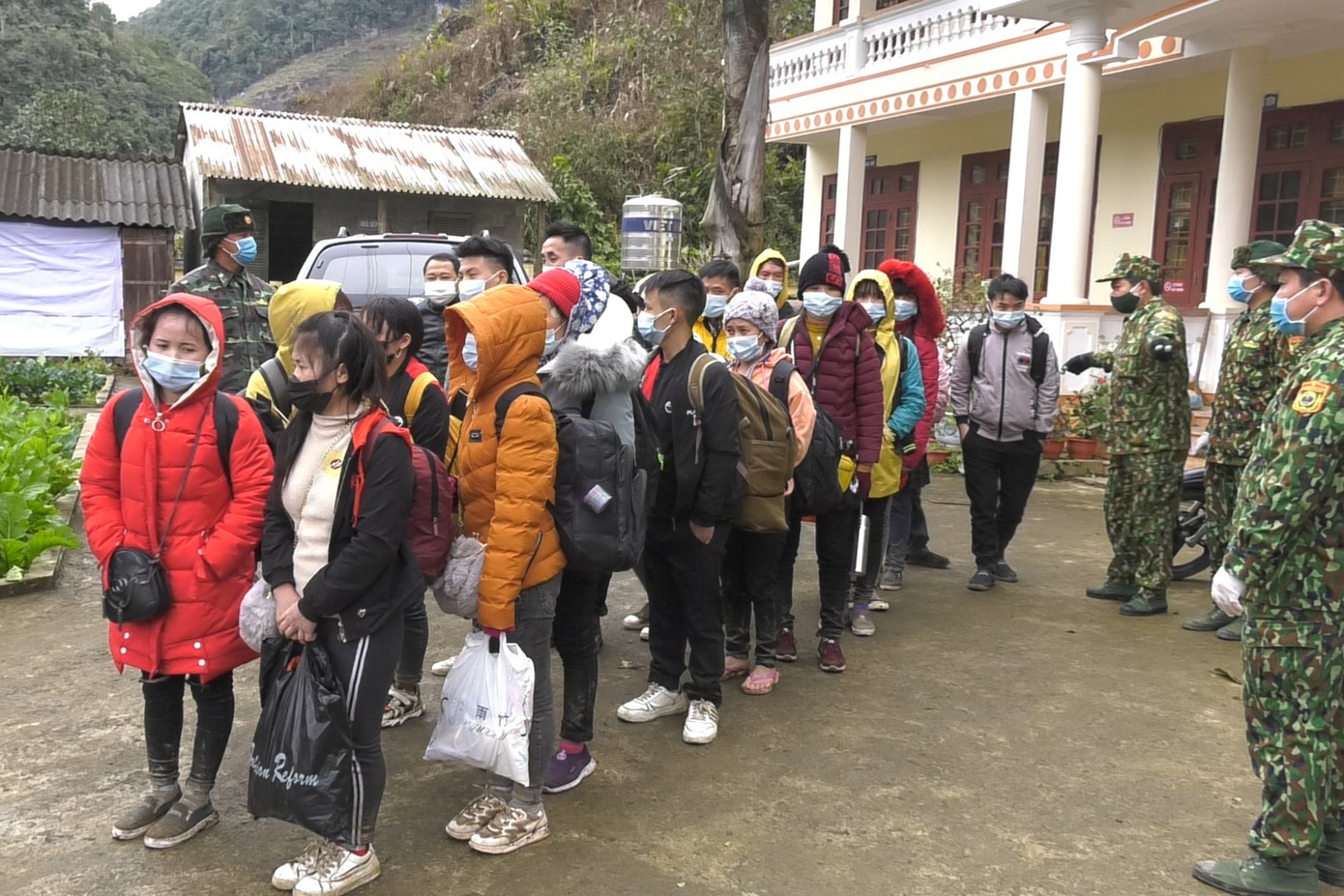 Bắt 35 người nhập cảnh trái phép về Việt Nam ảnh 3