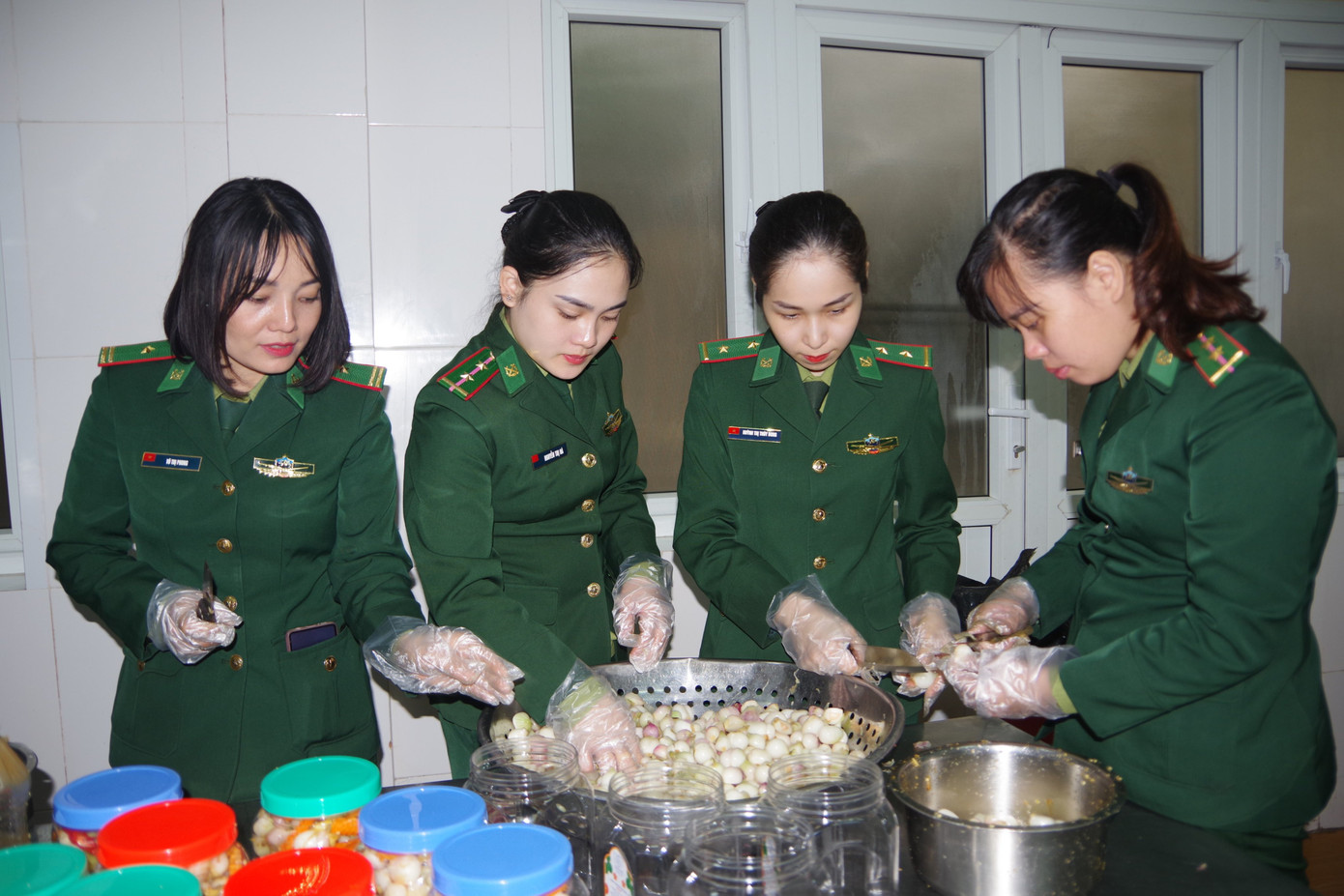 Xuân về, Biên phòng xứ Nghệ nếm mật nằm gai bám chốt ảnh 3