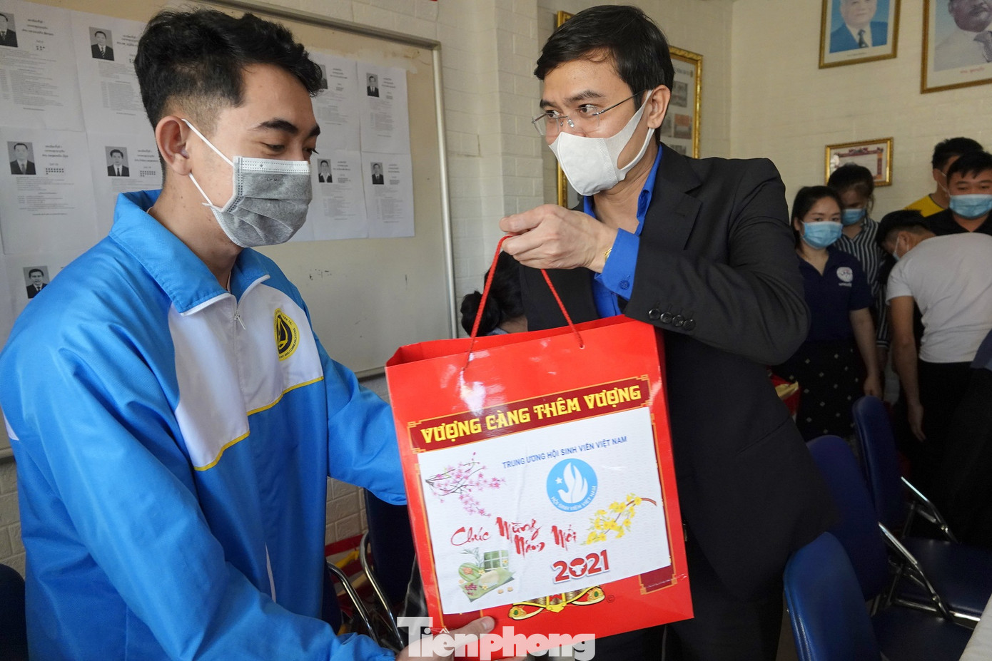 Lãnh đạo T.Ư Đoàn chúc Tết chiến sĩ phòng cháy chữa cháy, sinh viên, du học sinh ảnh 4