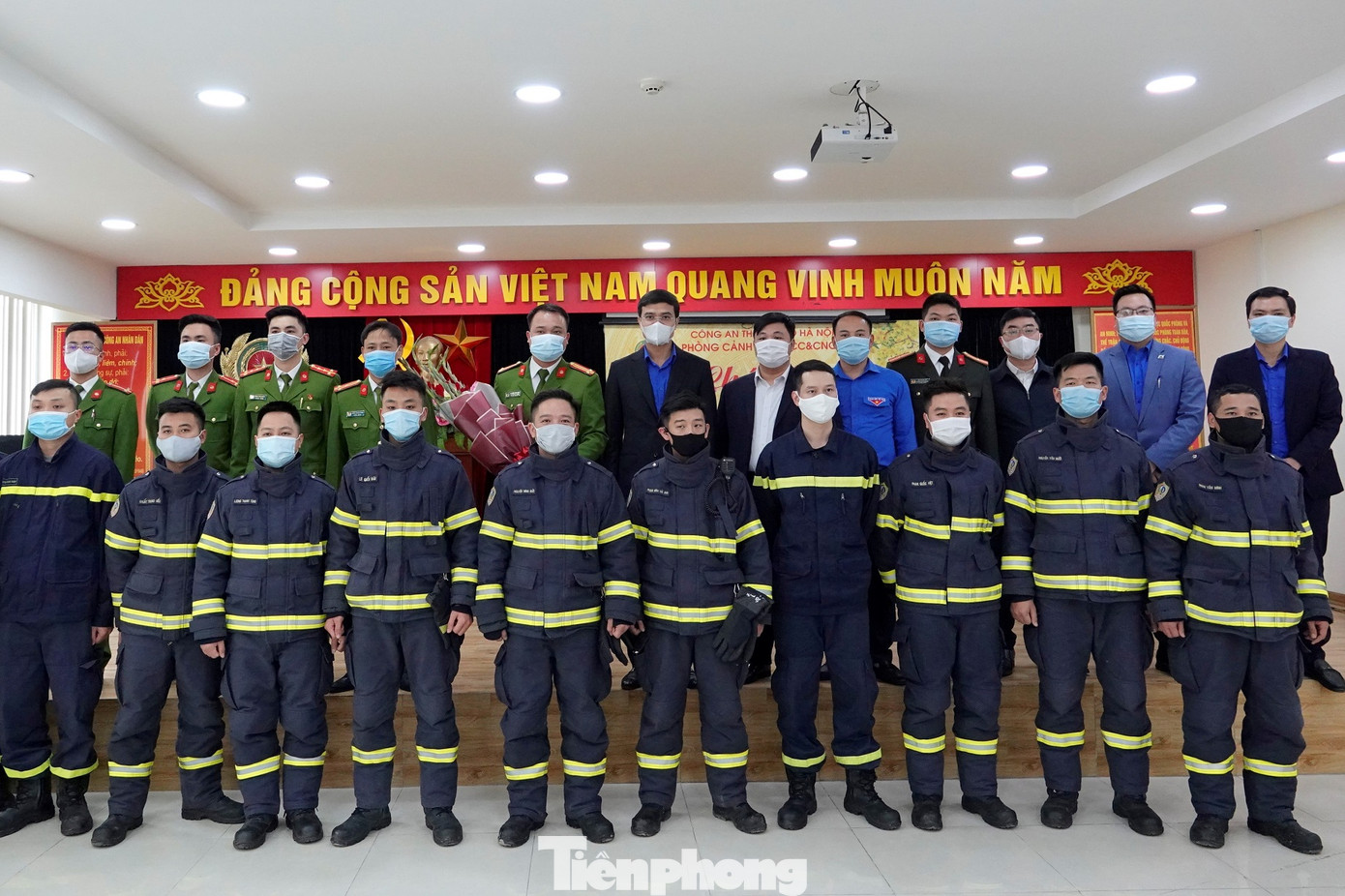 Lãnh đạo T.Ư Đoàn chúc Tết chiến sĩ phòng cháy chữa cháy, sinh viên, du học sinh ảnh 6