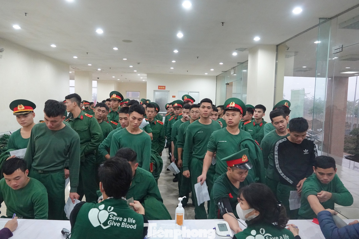 Sĩ quan quân đội tương lai hưởng ứng Chủ nhật Đỏ lần thứ XIII ảnh 3