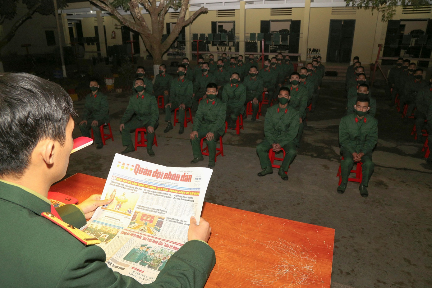 Tân binh Trung đoàn 246 gác nỗi nhớ nhà, hăng say tập luyện ảnh 6