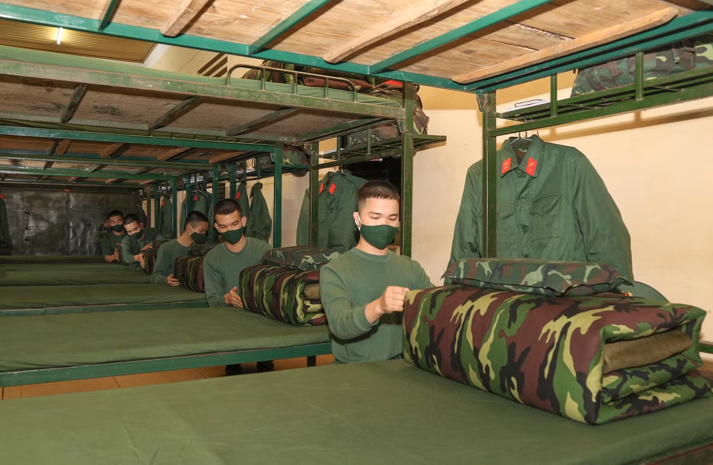 Tân binh Trung đoàn 246 gác nỗi nhớ nhà, hăng say tập luyện ảnh 5