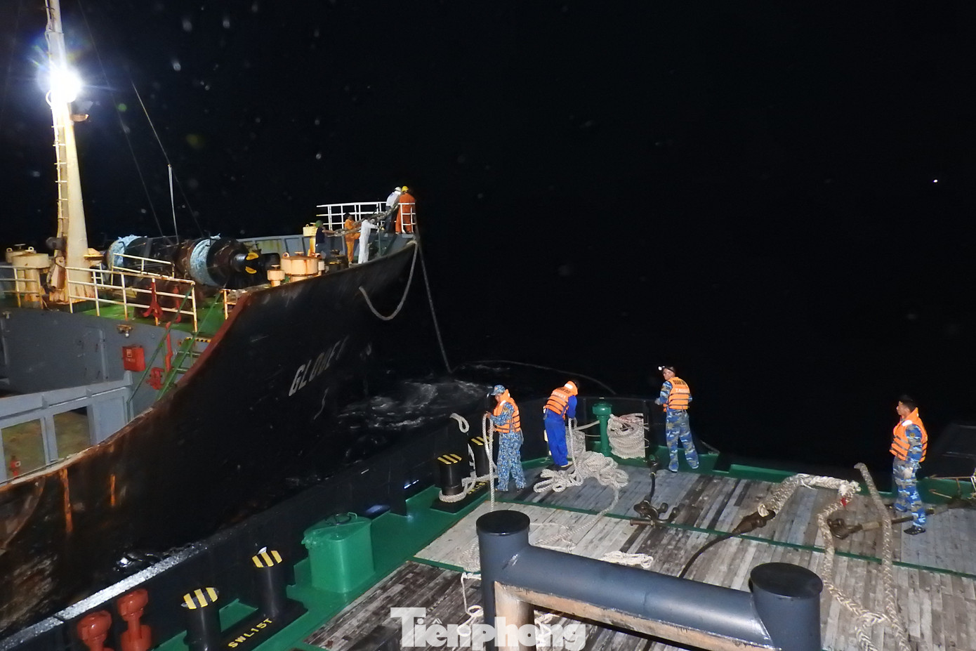 10 lần cứu nạn trên biển của Hải đội bảo vệ tàu ngầm Việt Nam ảnh 4