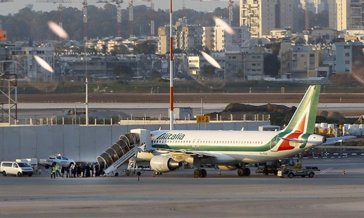 Người Italy bị 'hắt hủi' vì nCoV ảnh 1