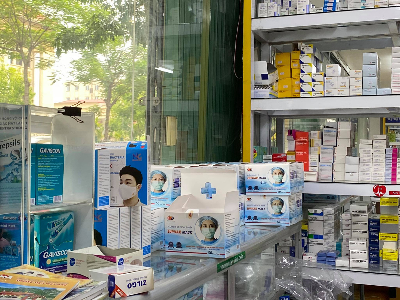 Khẩu trang y tế lại lên cơn sốt ảnh 2