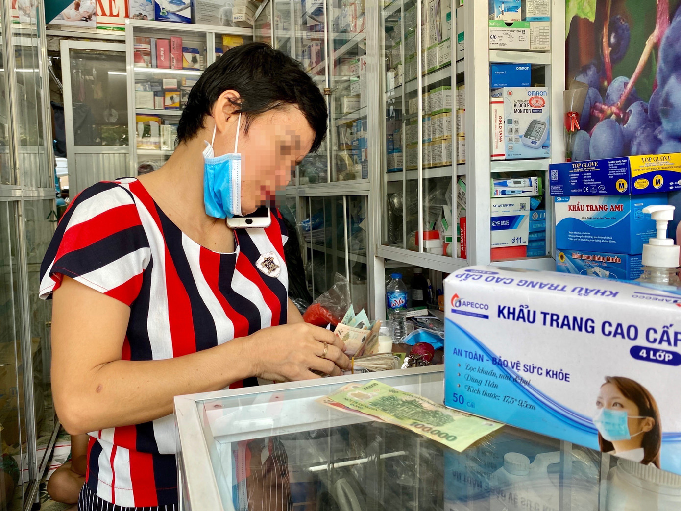 TPHCM cấm tụ tập quá 30 người, tạm thời đóng cửa quán bar, vũ trường ảnh 1