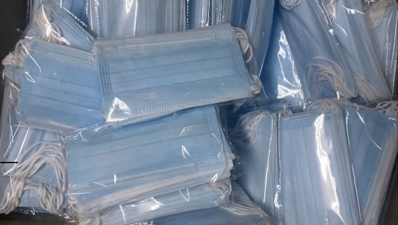 Hà Nội liên tiếp có ca mắc COVID-19, khẩu trang lên cơn 'sốt giá' ảnh 3