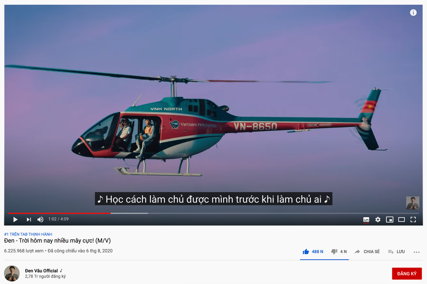 Nhờ “tiên tri” đúng đề Văn, MV mới của Đen Vâu leo thẳng Top 1 Trending YouTube ảnh 1