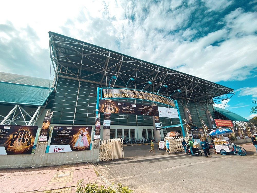 Toàn cảnh sân khấu hoành tráng của đêm Chung kết Hoa Hậu Việt Nam 2020 trước “giờ G“ ảnh 1