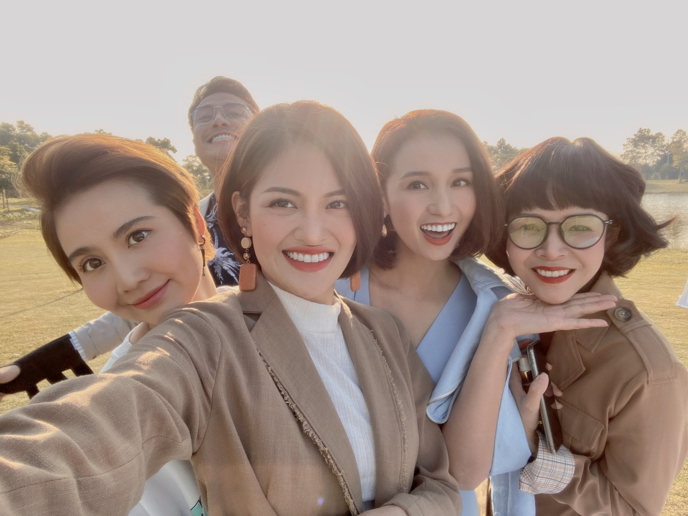 Thùy Anh tham gia 'vũ trụ phim VTV' cùng Lã Thanh Huyền, Diễm My 9x ảnh 3