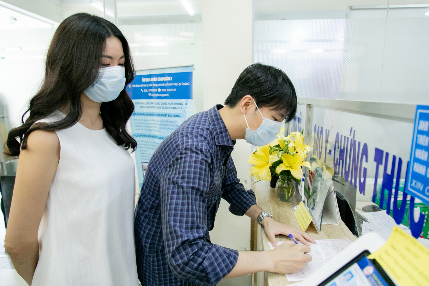 Á hậu Thúy Vân đăng ký kết hôn cùng bạn trai doanh nhân ảnh 1