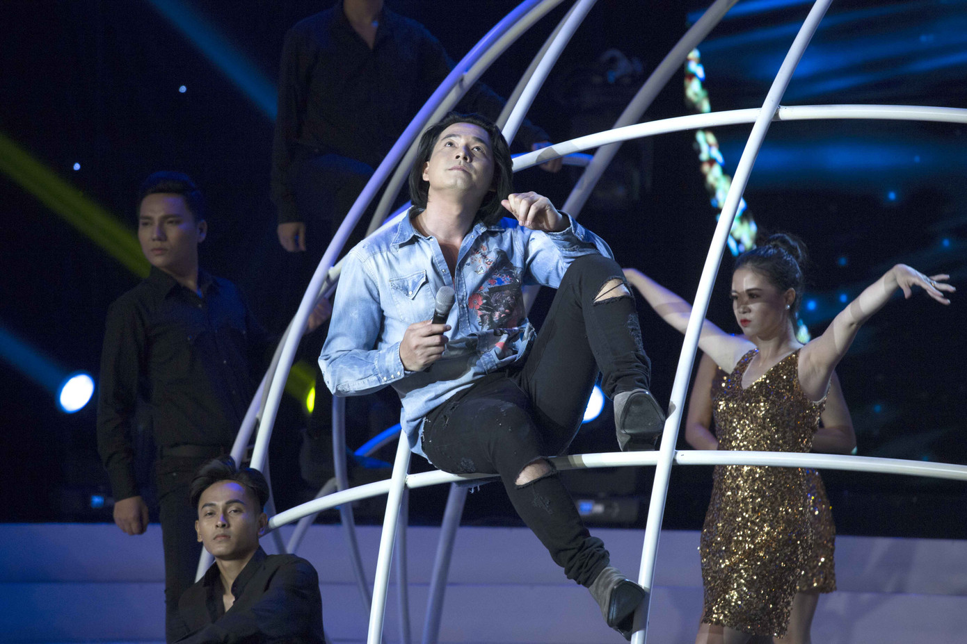 Quách Ngọc Ngoan tái xuất âm nhạc, cưới Phượng Chanel trong năm nay? ảnh 2