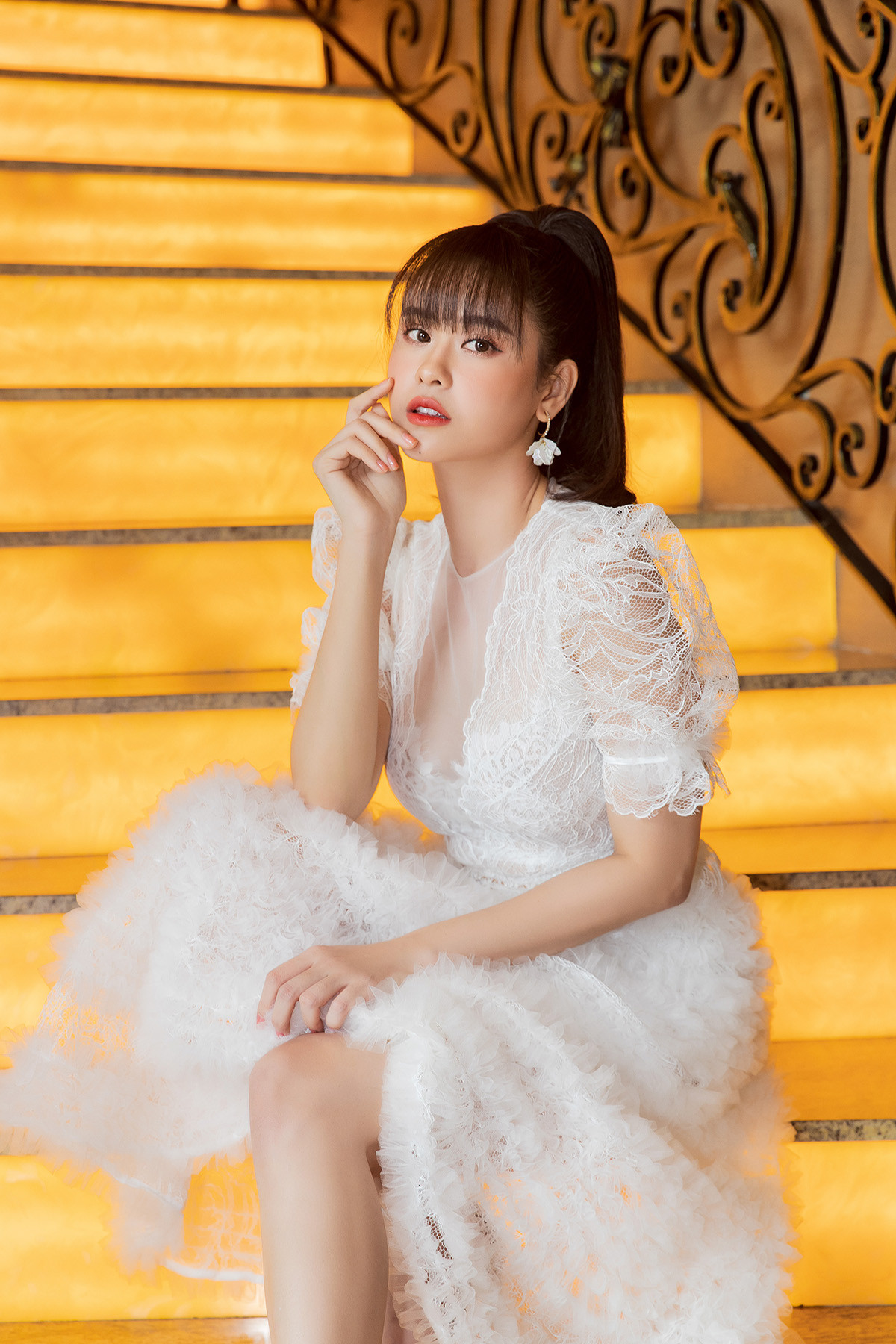 Trương Quỳnh Anh quyến rũ với váy ren xuyên thấu ảnh 1