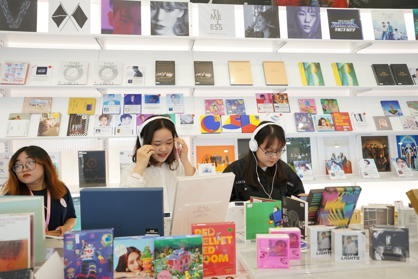 HOT: SMTOWN chính thức có mặt tại Việt Nam với nhiều khu vực “sống ảo” dành cho fan K-Pop ảnh 1