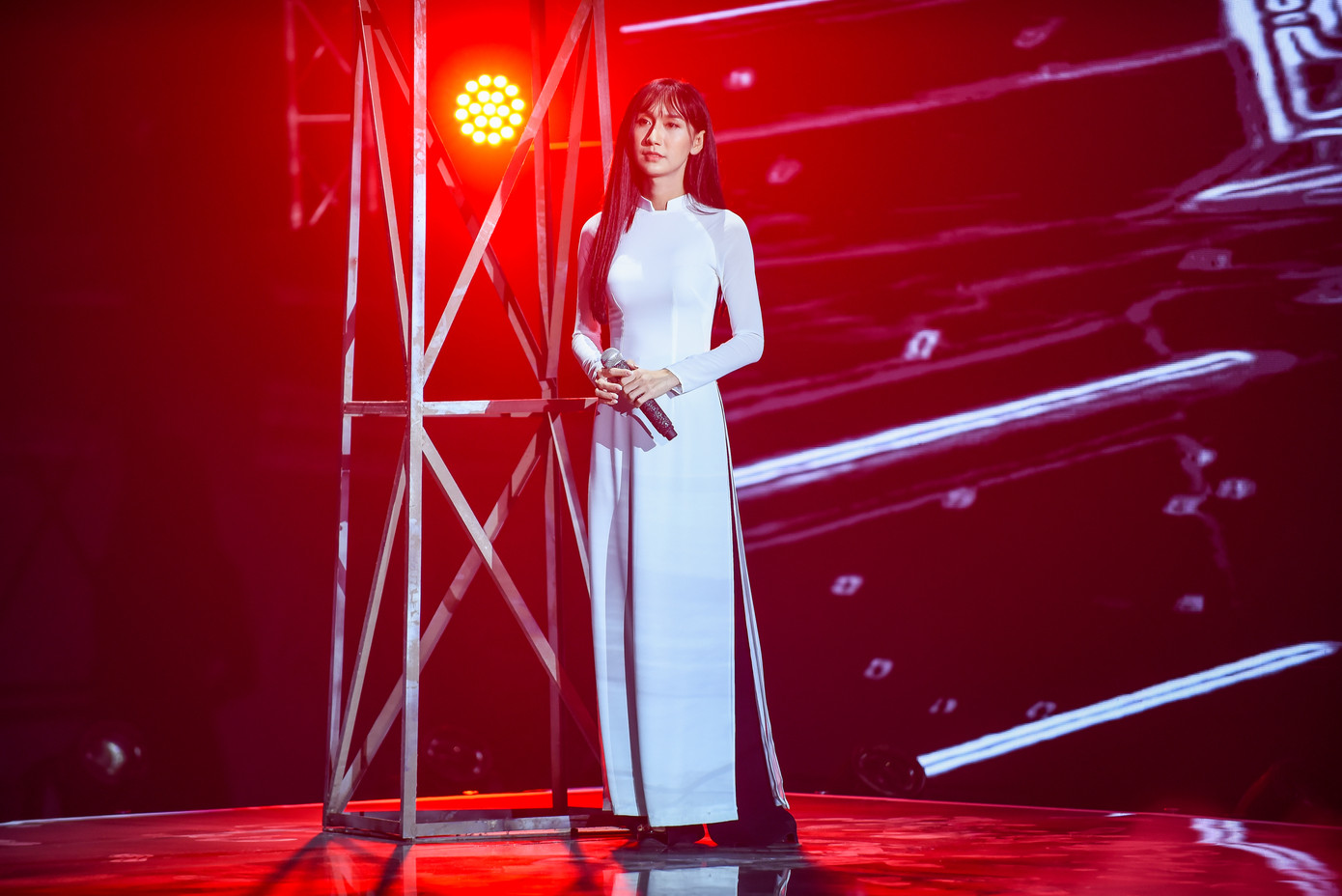 Lynk Lee vào vai Hà Lan, hỗ trợ Dablo và Linh Thộn tái hiện nhạc phim “Mắt Biếc” bằng rap ảnh 2