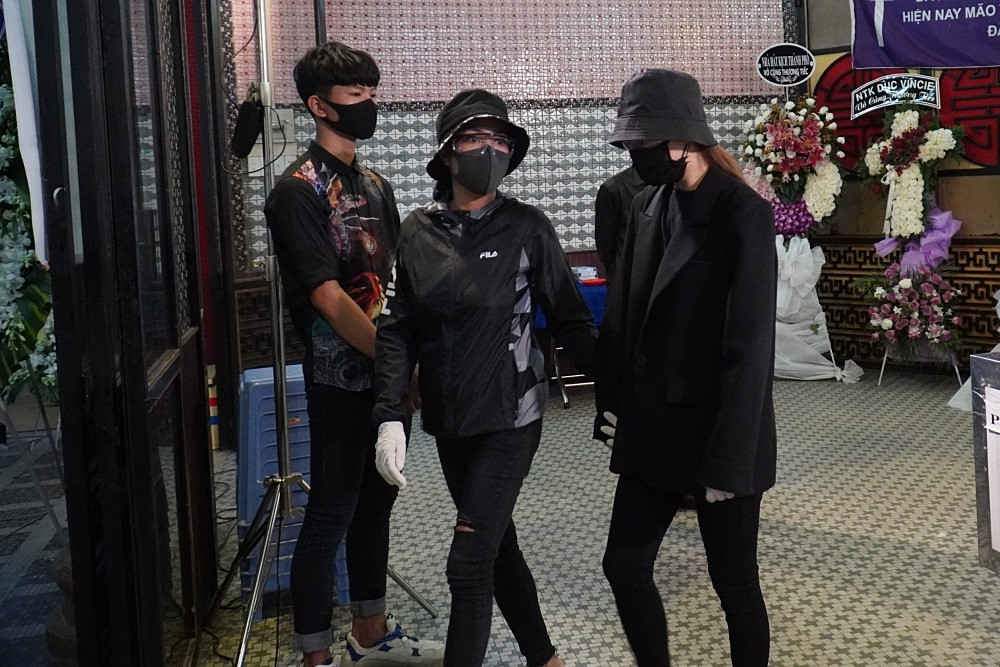 Trấn Thành, Trúc Nhân cùng nhiều sao Việt viếng Mai Phương trong đêm khuya ảnh 5