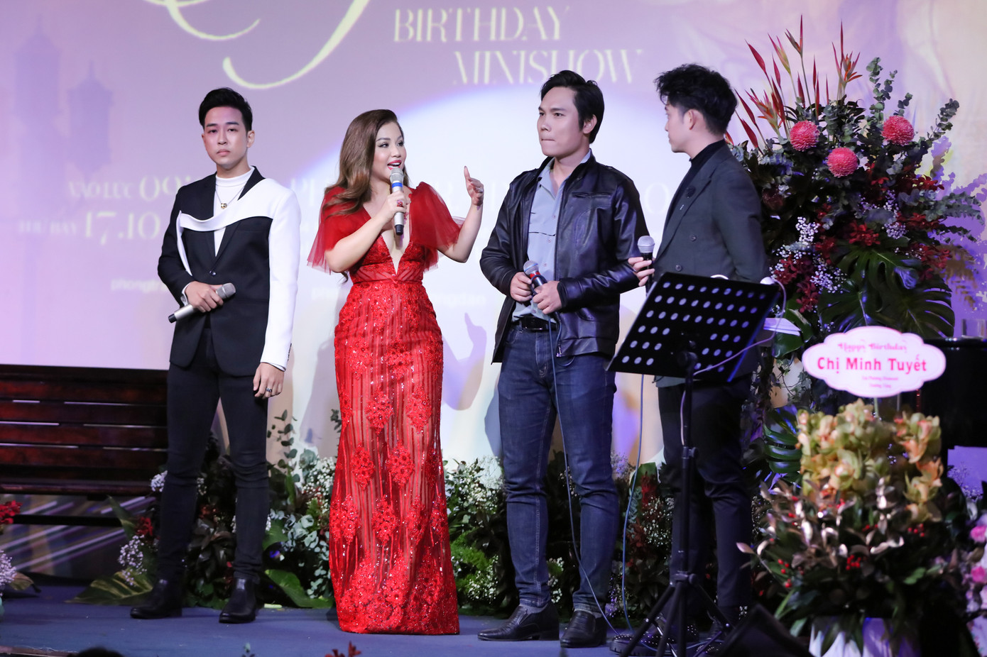 Minh Tuyết diện đầm xẻ ngực táo bạo trong minishow mừng sinh nhật ảnh 4