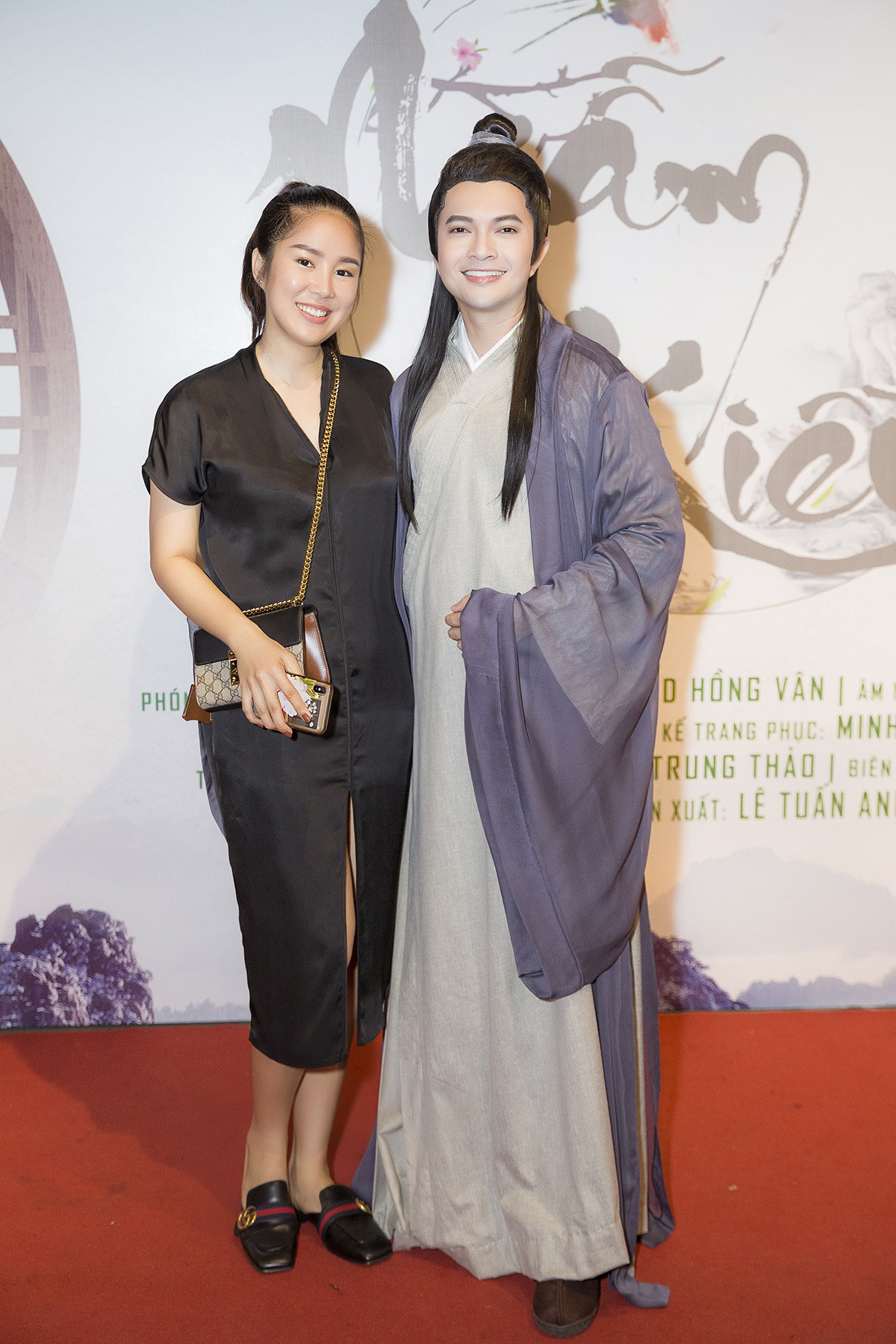 Sân khấu của NSND Hồng Vân sáng đèn lại sau dịch, nhiều nghệ sĩ đến ủng hộ ảnh 4