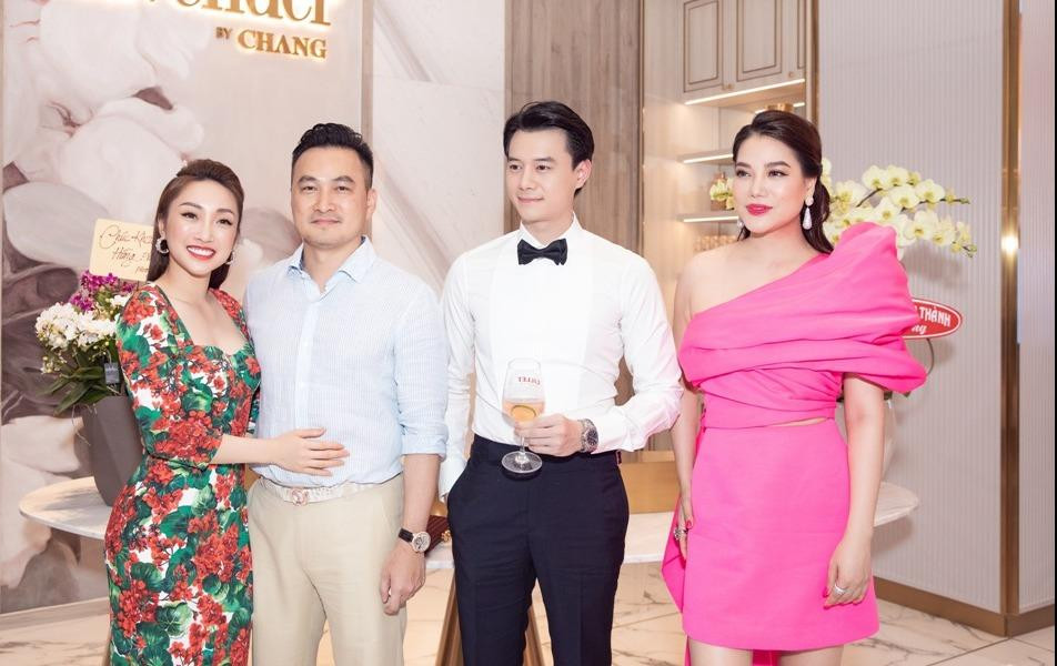 Trương Ngọc Ánh mặc váy lệch vai gợi cảm bên tình tin đồn Anh Dũng ảnh 3