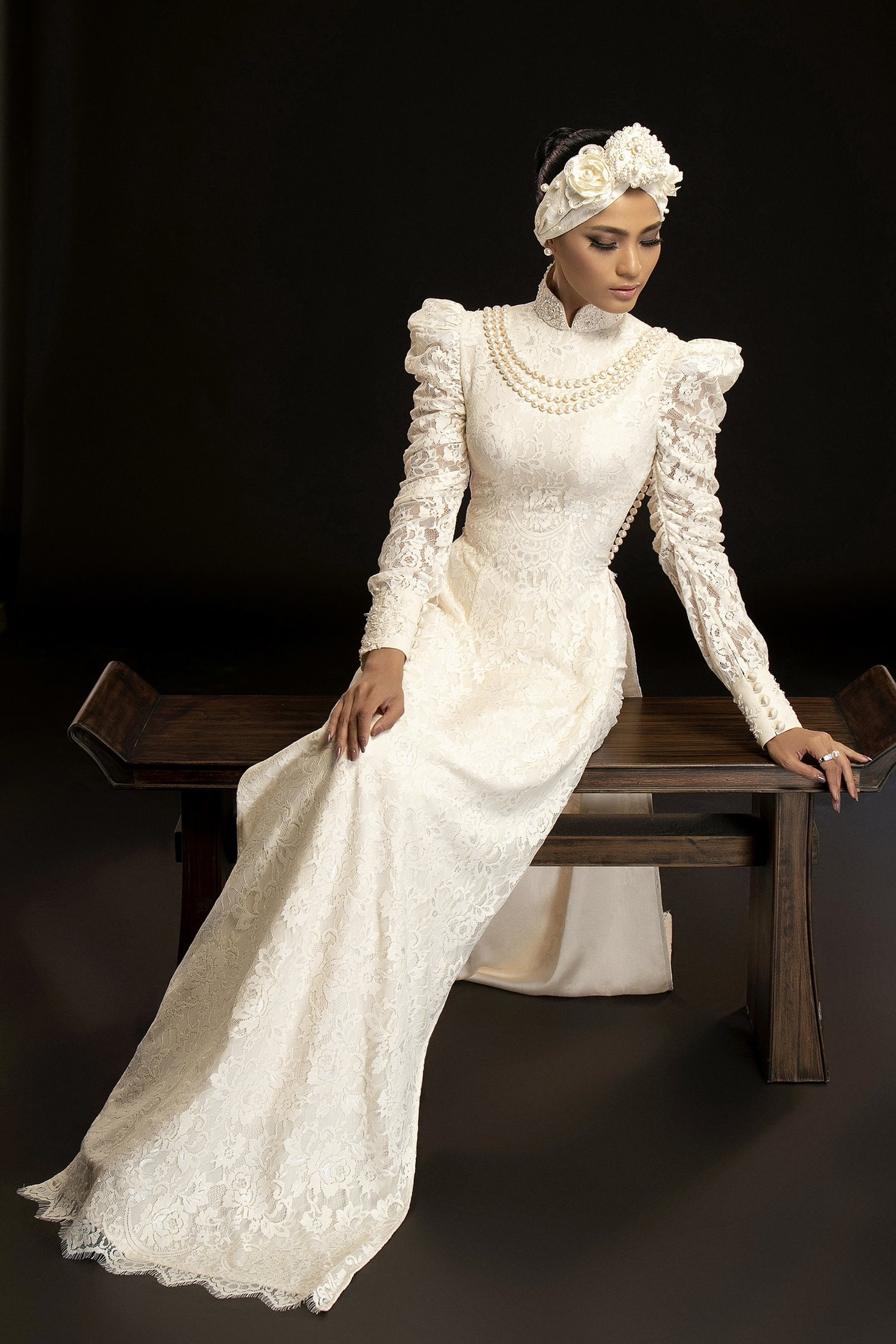 Á hậu Trương Thị May quấn khăn Turban, tiết lộ kế hoạch đóng phim điện ảnh ảnh 1