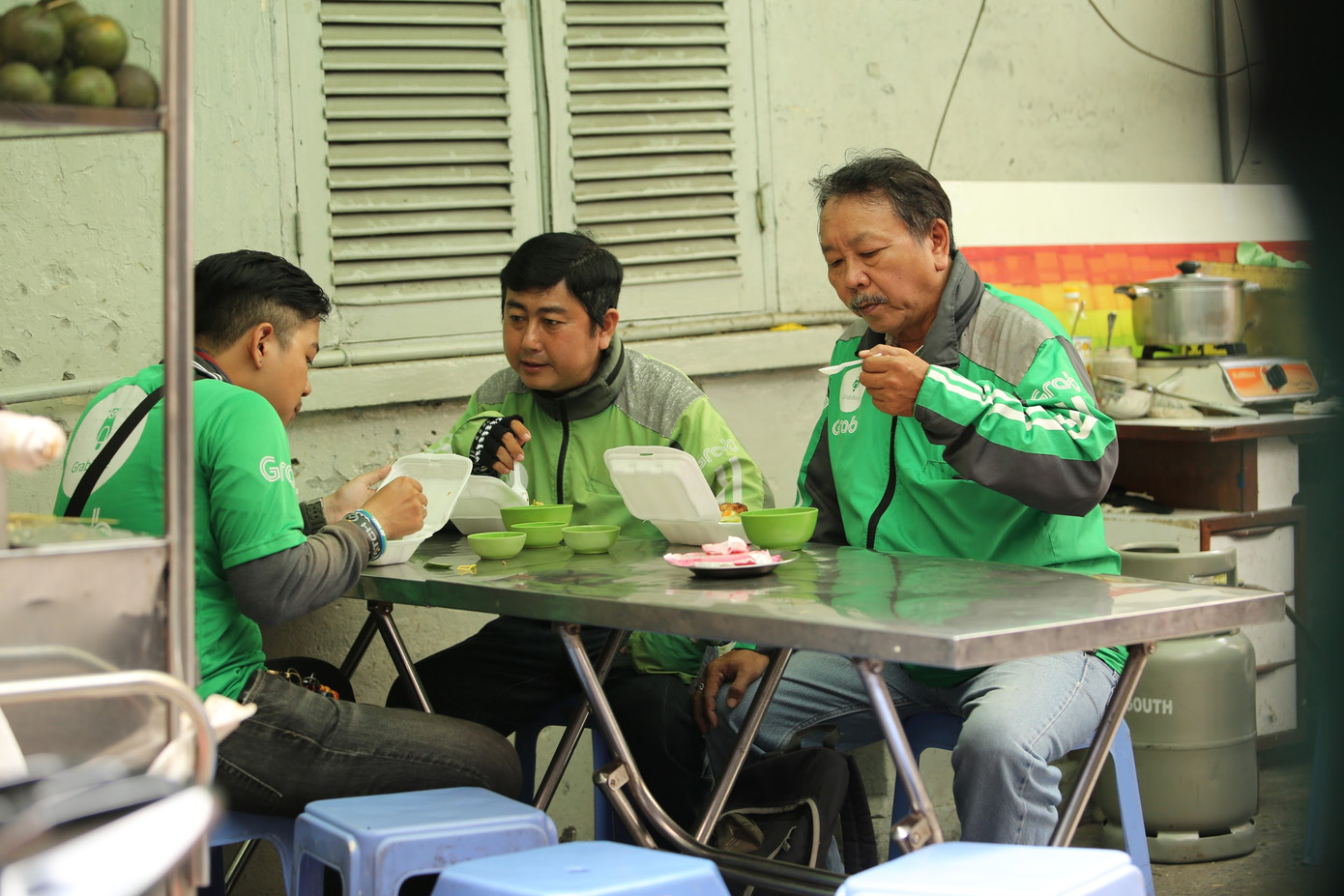 'Chia sẻ yêu thương: Món quà thiết thực, sẻ chia khó khăn cùng tài xế công nghệ ảnh 1
