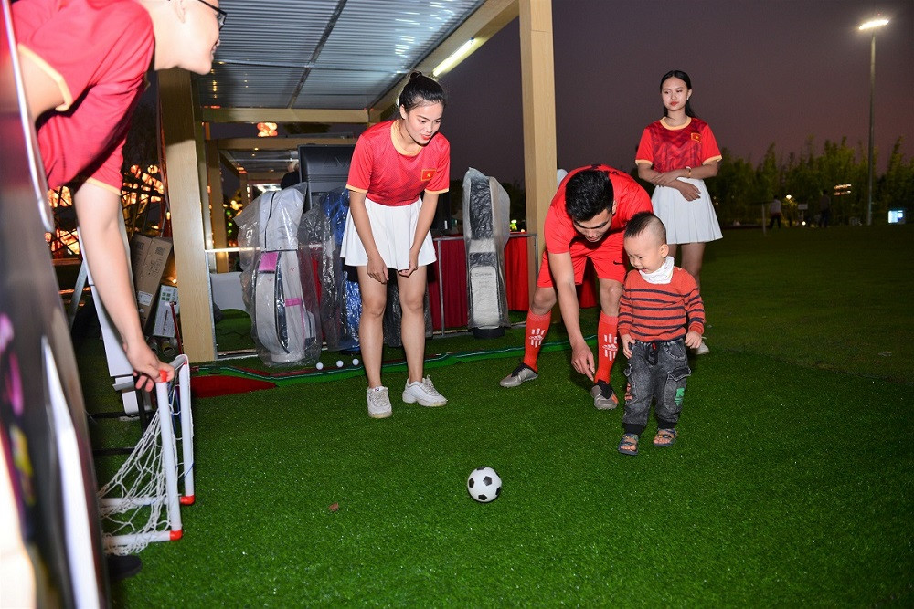 Cuối tuần náo nhiệt tại trung tâm mới phía Tây Hà thành ảnh 4