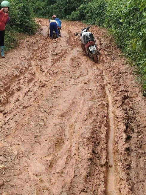 Hành trình gieo chữ giữa núi rừng của thầy cô giáo Điện Biên ảnh 4