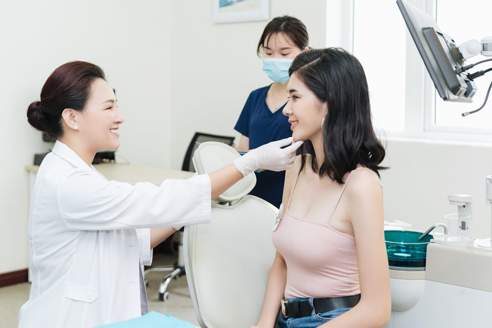 Đằng sau những nụ cười 'vạn người mê' của các thí sinh HHHV 2019 ảnh 1